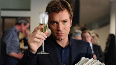 'Yuen Makgregor Qora Niqob rolini ijro etadi 'ning rasmi