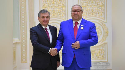 'Xorijlik ishbilarmonlar, davlat va jamoat arboblariga O`zbekiston davlat mukofotlari topshirildi'ning rasmi