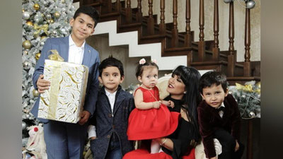 'MAShHURLAR YaNGI YILNI QANDAY KUTIB OLDILAR?'ning rasmi