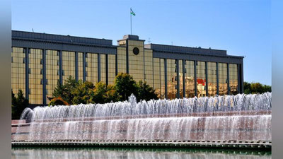 'Xorijda ishga joylashtirish faoliyatini lisenziyalash tartibi belgilandi'ning rasmi