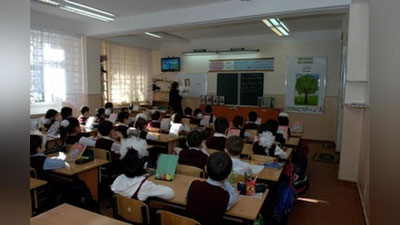 Изрображение 'Госкомтуризм предложил укоротить рабочую неделю для школьников и студентов'