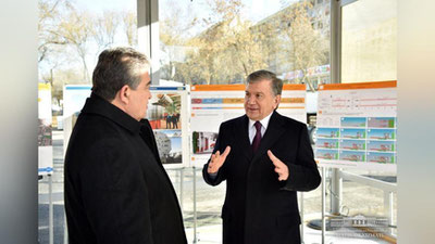 'Президент Юнусобод туманида бўлиб, бу ердаги қурилиш ишлари билан танишди'ning rasmi