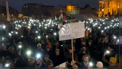 'Vengriyada hukumatga qarshi namoyishlar to`xtatildi 'ning rasmi