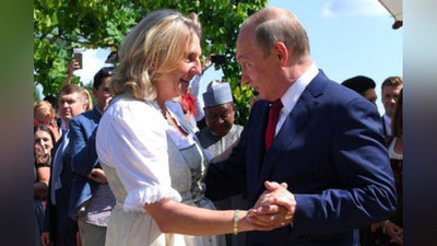 Изрображение 'ВЛАДИМИР ПУТИН СТАНЦЕВАЛ НА СВАДЬБЕ ГЛАВЫ МИД АВСТРИИ (ВИДЕО)'