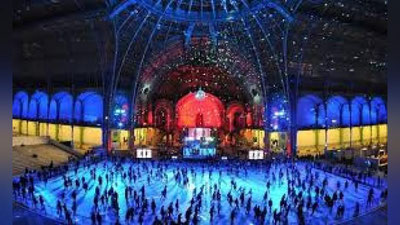 'Parijda dunyodagi eng katta yopiq muz saroyi ochildi 'ning rasmi