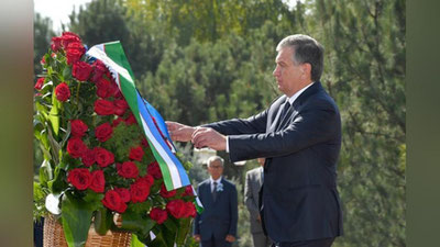 '​SAMARQANDDA ISLOM KARIMOV HAYKALI OChILDI'ning rasmi