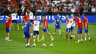 Изрображение 'СБОРНАЯ ИСПАНИИ ЗАВОЕВАЛА ПРЯМУЮ ПУТЕВКУ НА ЧМ-2018'