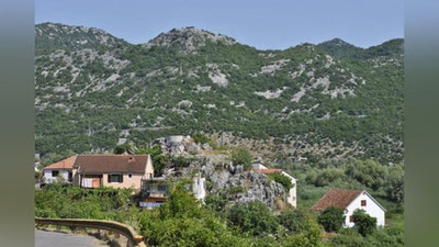 'Fransiya shahar meri bir evroga uy sotadi 'ning rasmi