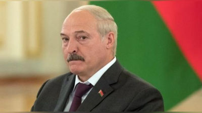 'BELARUS PREZIDENTI ALEKSANDR LUKAShENKO  KARTOShKA TERDI'ning rasmi