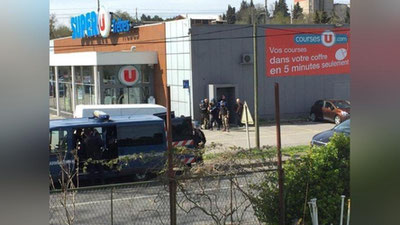 'Францияда оддий фуқаролар асир олинди'ning rasmi