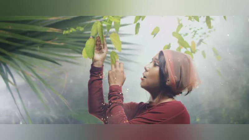 Изрображение 'СЕВАРА НАЗАРХАН ПРЕДСТАВИЛА НЕЖНОЕ ВИДЕО НА НОВУЮ ПЕСНЮ'