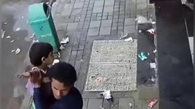 'Ҳиндистонлик эркак ўзидан икки қадам нарида бўлган қизчаси ўғирланганини сезмай қолди (Видео)'ning rasmi