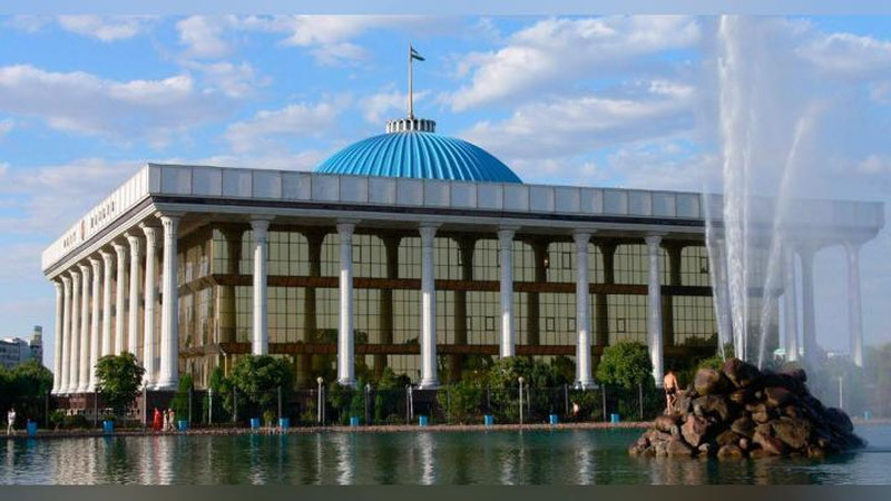 'OLIY MAJLIS O`ZBEK-QIRG`IZ ChEGARASI TO`G`RISIDAGI ShARTNOMANI RATIFIKASIYa QILADI'ning rasmi