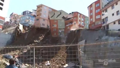 Изрображение 'В СТАМБУЛЕ ОБРУШЕНИЕ ЖИЛОГО ДОМА ПОПАЛО НА ВИДЕО'