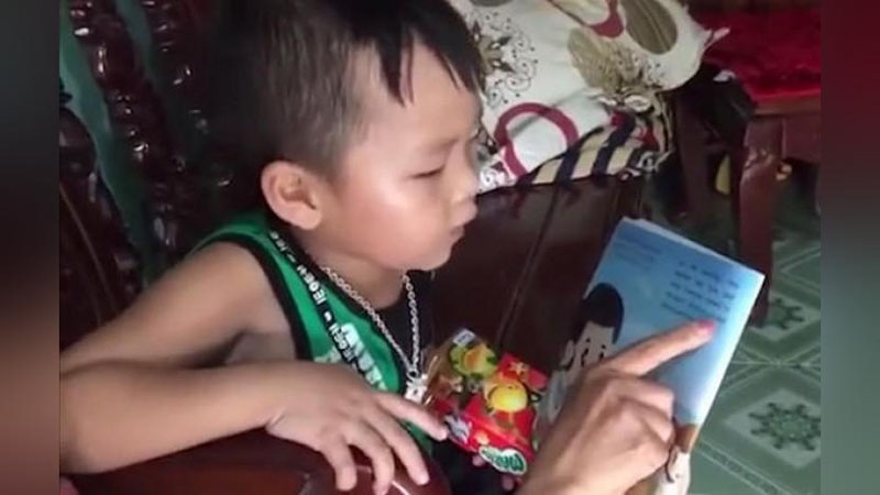 'Tug`ilganidan beri begona tilda so`zlashuvchi bolakay'ning rasmi