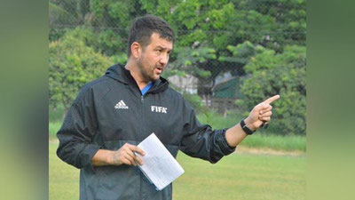 'Farhod Abdullaev OFKning nufuzli seminarlarida instruktor sifatida ish olib boradi'ning rasmi