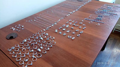 '“Toyota” yukxonasiga kumushlar yashirilganligi fosh etildi'ning rasmi