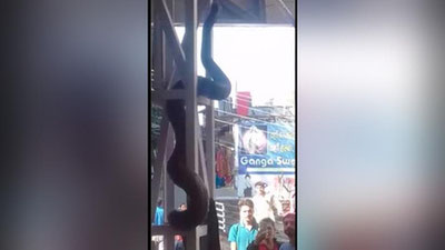 '​KATTA BO`G`MA ILON TEMIRYO`L STANSIYaSIDA HINDISTONLIK ZIYoRATChILARNI HAYRATGA SOLDI (VIDEO)'ning rasmi