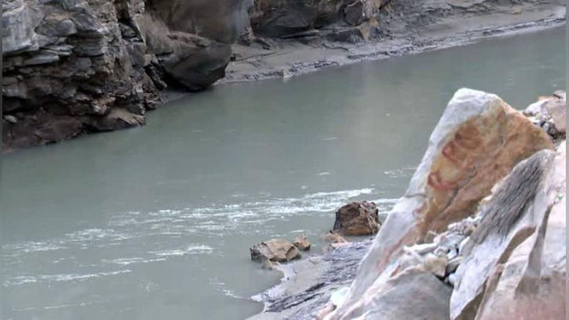 'ShOHDARA DARYoSIGA AVTOBUS QULAShI OQIBATIDA 10 KIShI HALOK BO`LDI'ning rasmi