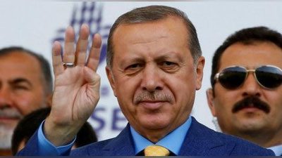 '​Эрдўған Ҳайит намози вақтида ҳушидан кетди 'ning rasmi