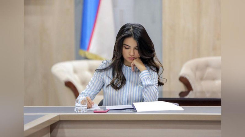 Изрображение 'Саида Мирзиёева: "Мы должны перестать относиться к учителям, как к бесплатным служащим"'