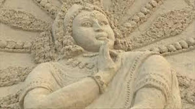 'Hindistonda qumdan yasalgan haykallar festivali o`tkazilmoqda 'ning rasmi
