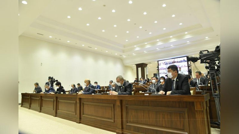 '2022 йилда таълим соҳасига қарийб 47 триллион сўм йўналтирилади — Сенат "2022 йил учун Давлат бюджети тўғрисида"ги қонунни маъқуллади'ning rasmi