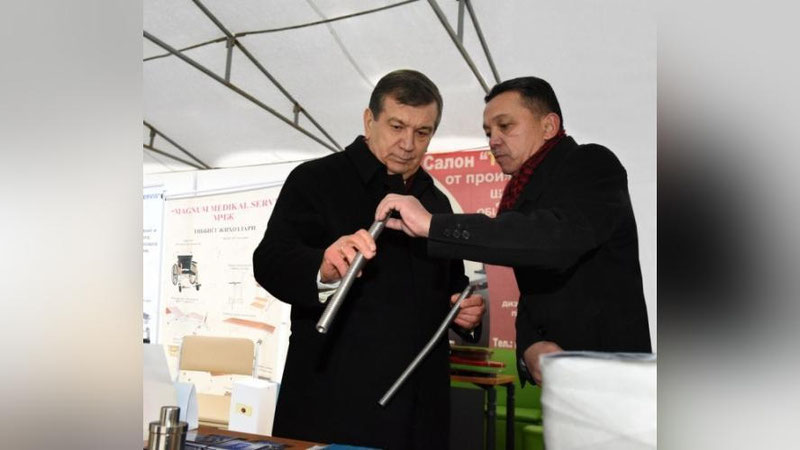 '​ShAVKAT MIRZIYoEV: 2-3 TA ISh O`RNI YaRATGAN TADBIRKORNI BOShIMGA KO`TARIShGA TAYYoRMAN'ning rasmi