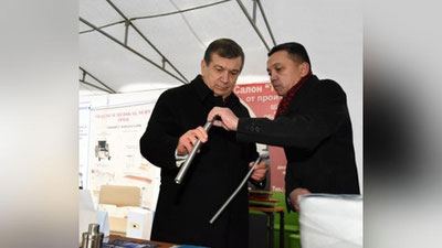 '​ShAVKAT MIRZIYoEV: 2-3 TA ISh O`RNI YaRATGAN TADBIRKORNI BOShIMGA KO`TARIShGA TAYYoRMAN'ning rasmi