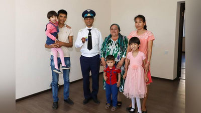 'Ҳарбийларга 250 та янги хонадон калитлари топширилди'ning rasmi