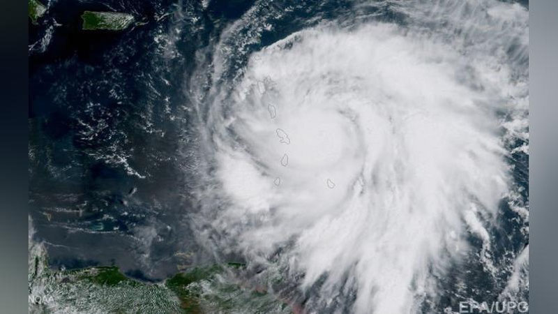 Изрображение 'УРАГАН "МАРИЯ" СВИРЕПСТВУЕТ НА КАРИБСКИХ ОСТРОВАХ (ВИДЕО)'
