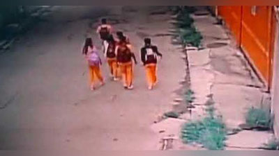 'Maktab o`quvchilaridan pul talab qilgan talonchilarni polisiya xodimlari darrov bartaraf etishdi (Video)'ning rasmi