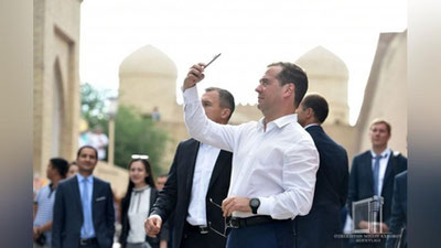 'Dmitriy Medvedev qadimiy Xivani tomosha qildi'ning rasmi