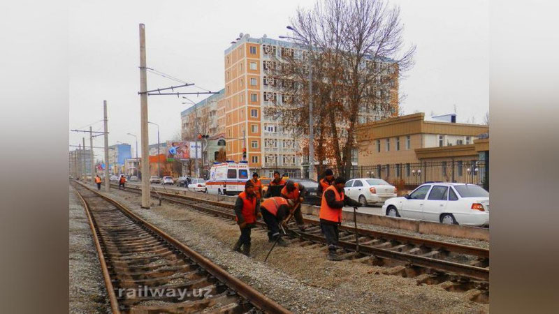 Изрображение 'ТРАМВАЙНЫЕ ПУТИ В САМАРКАНДЕ СТРОЯТ С МИНИМАЛЬНЫМИ НЕУДОБСТВАМИ'