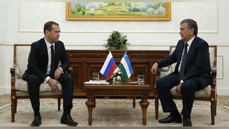 'DMITRIY MEDVEDEV BOShChILIGIDAGI DELEGASIYa RASMIY TAShRIF BILAN O`ZBEKISTONDA BO`LADI 'ning rasmi
