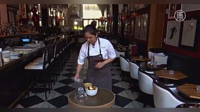 'Nyu-Yorkdagi restoranda 1500 dollarlik muzqaymoq tortilmoqda (Video)'ning rasmi