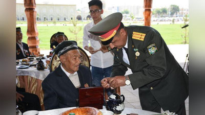 'Андижонлик 30 нафар уруш қатнашчисига тилла соатлар совға қилинди'ning rasmi