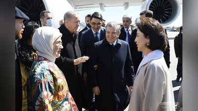 Изрображение 'Главы Узбекистана и Турции вместе с супругами прибыли в Ургенч (фото)'