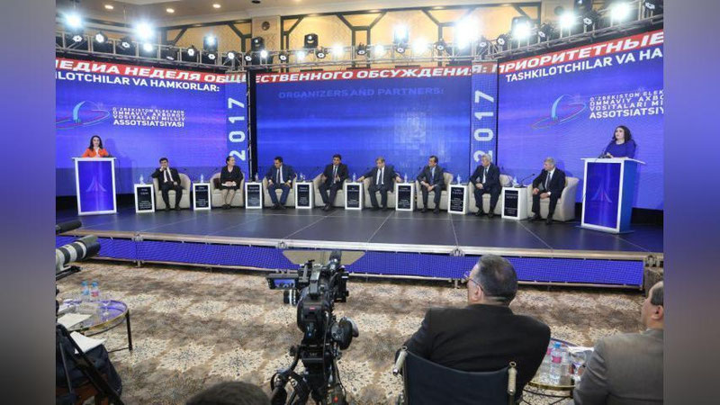 'Toshkentda media-haftalik yakunlariga bag`ishlangan matbuot anjumani bo`lib o`tadi'ning rasmi