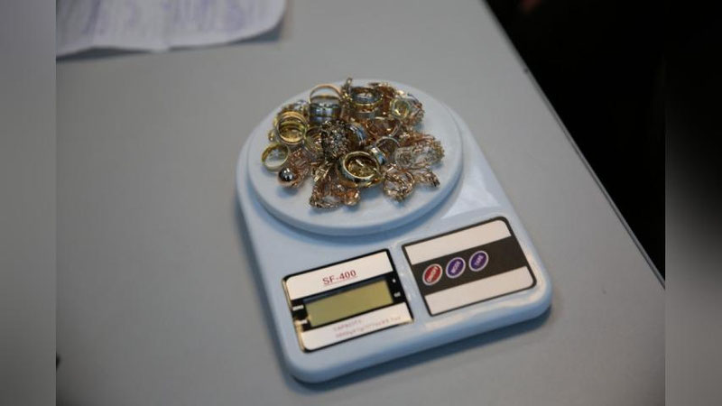 'YIL DAVOMIDA POYTAXT AEROPORTIDA  QANChA TILLA TO`XTATIB QOLINDI 'ning rasmi