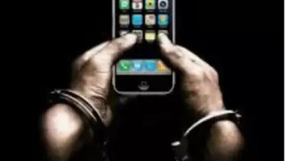 'Buxoroda "videolar"ini internetda tarqatish bilan qo`rqitib, korxona rahbarlaridan 30 ming AQSh dollari talab qilgan ishchilar qo`lga olindi'ning rasmi