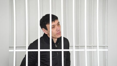 '"Avtomashina olaman" degan 73 nafar fuqaroni chuv tushirgan firibgarga hukm o`qildi'ning rasmi