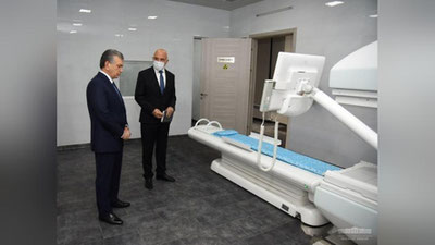 Изрображение 'Шавкат Мирзиёев ознакомился с деятельностью частной клиники в Алмазаре (фото)'
