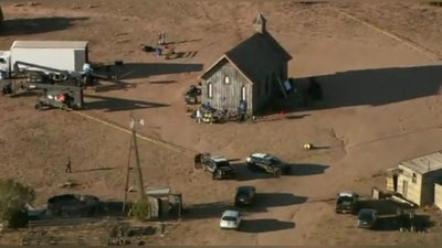 Изрображение 'Появились кадры со съёмочной площадки, где Алек Болдуин застрелил оператора'