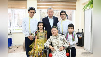 Изрображение 'Президент посетил дом-интернат для детей с инвалидностью "Мурувват" №1 (фото)'