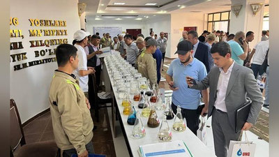 '“O`zbekneftgaz”: Mahalliy tadbirkorlar Buxoro neftni qayta ishlash zavodining faoliyati bilan tanishdilar'ning rasmi