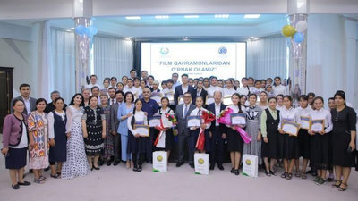 Изрображение 'В Кашкадарье наградили победителей конкурса школьных сочинений о фильме «Мухаббат бахори»'