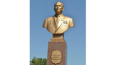 '​ЖИЗЗАХДА ШАРОФ РАШИДОВ БЮСТИ ТАНТАНАЛИ ОЧИЛДИ'ning rasmi