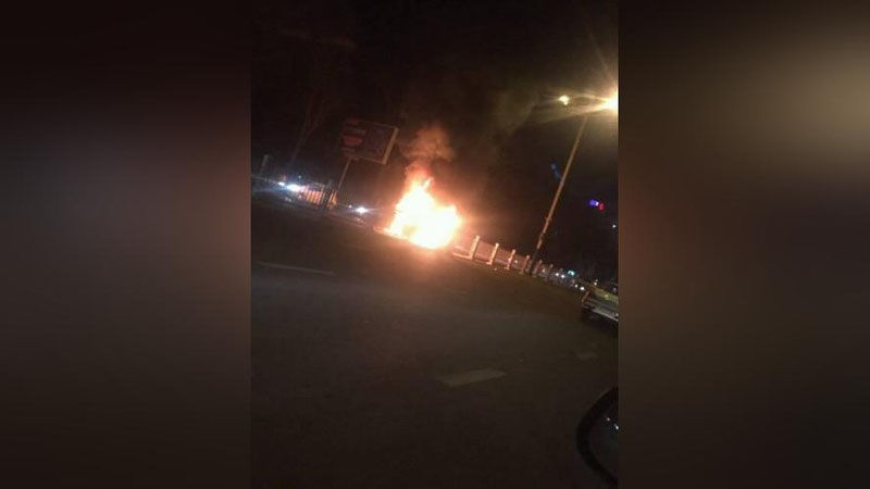 Изрображение 'В РАЙОНЕ КИНОТЕАТРА "КАЗАХСТАН" В ТАШКЕНТЕ СГОРЕЛ MATIZ'