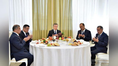 Изрображение 'В УЗБЕКИСТАНЕ ПОЧТИЛИ ПАМЯТЬ ИСЛАМА КАРИМОВА'